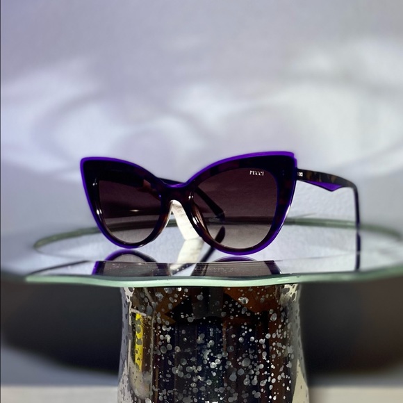 💁🏼‍♀️FOR HER- 💯% Authentic Designer Shades 🔥🔥 - Picture 1 of 3